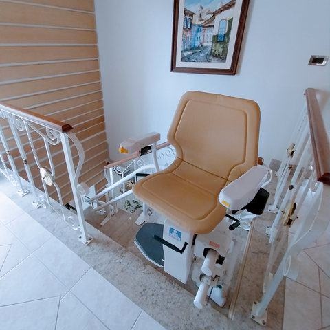 Bespoke Indoor HD Curved Stairlift 160 KG